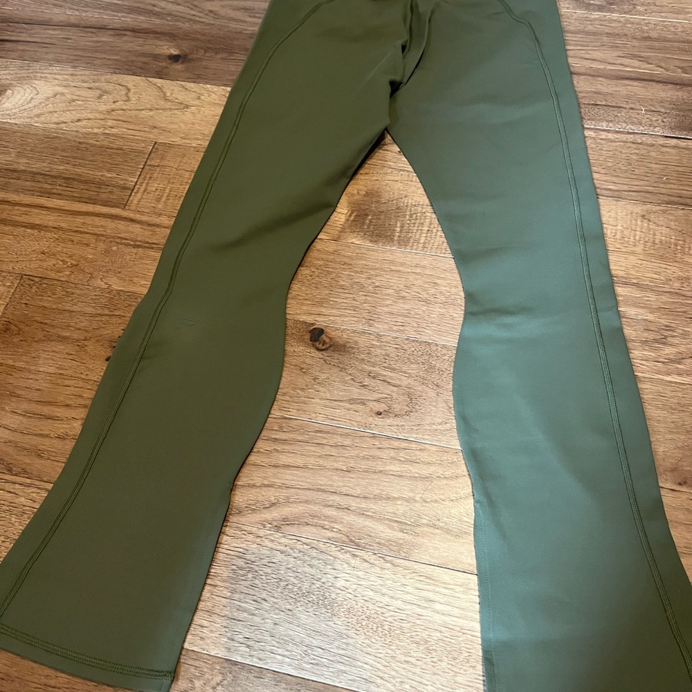 Fabletics olive split hem Leggings Comfortable Stylish Bottoms